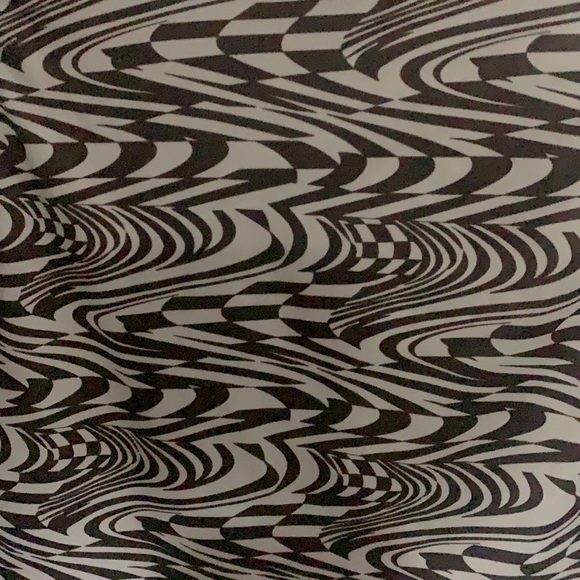 Funky print crop top - Picture 3 of 3